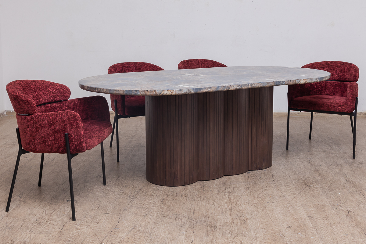 tossa dining table + 6 bissam chairs