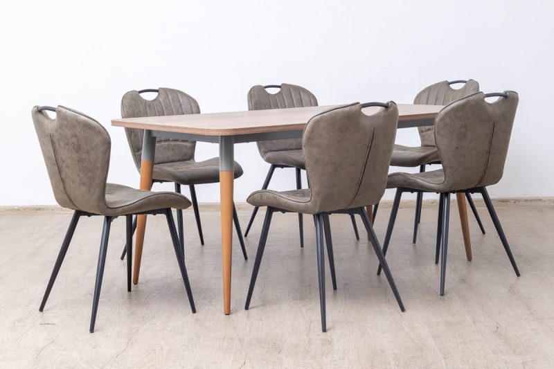 flemens dining table +  6 chicago chairs