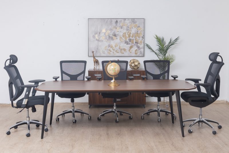 mad03-2411- conference table