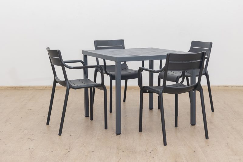 langston outdoor dining table + 4 ace chairs