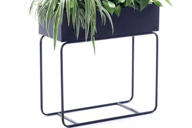 Q60 GOLD PLANTER  (LARGE)         (Price indicated is per piece)