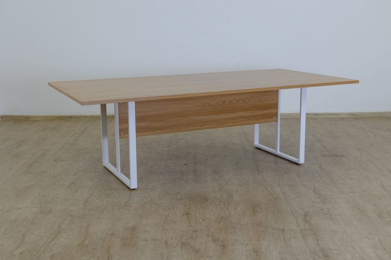 d0524 - 2.4m conference table