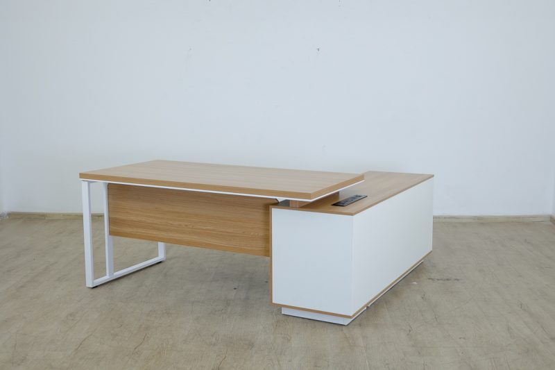 rd0511-1800 - l - executive desk