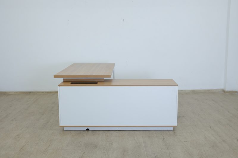 rd0511-1800 - l - executive desk