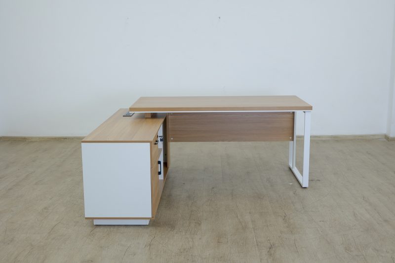 rd0511-1800 - l - executive desk