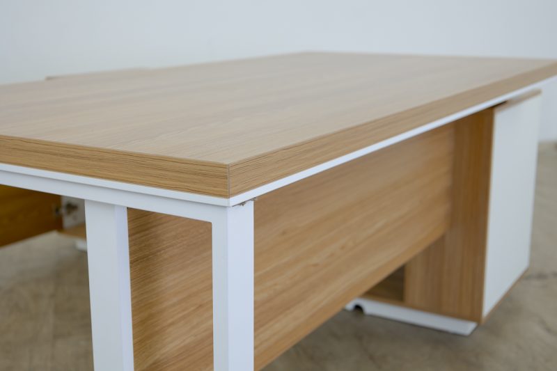 rd0511-1800 - l - executive desk