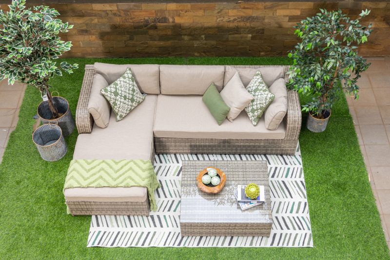 leura outdoor corner sofa