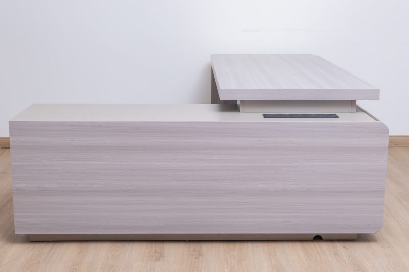 mca02-2018 - executive desk