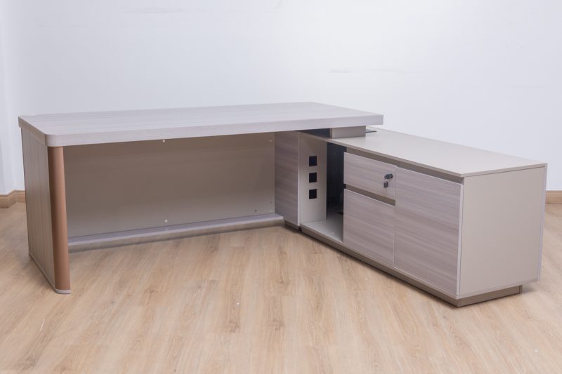 mca02-2018 - executive desk