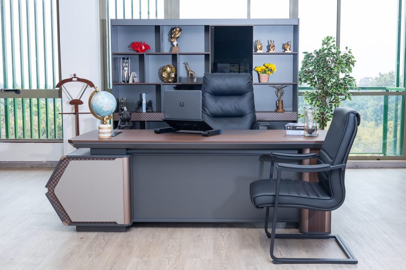 mqa03-2418 -2.4m- executive desk