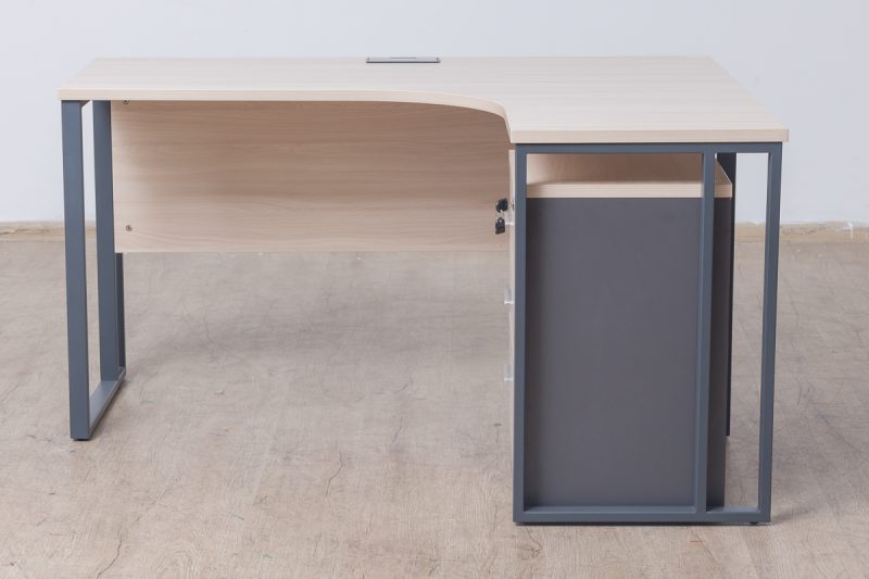oz-8008-14 - executive  desk
