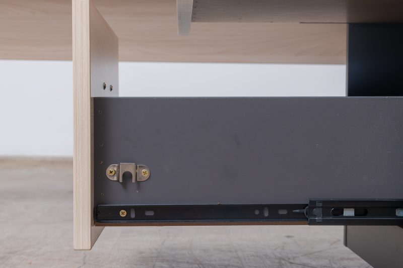 oz-8008-14 - executive  desk