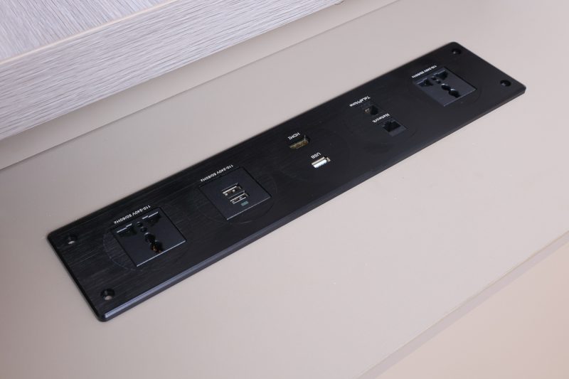 mga01-1816 - executive desk