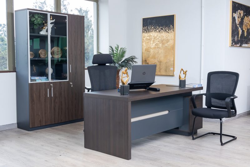 mza05-1616 -1.6m-  executive desk