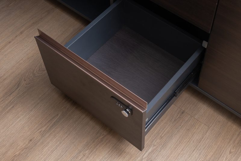 mza04-1816-executive desk