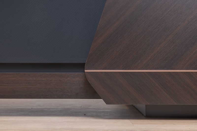 mza04-1816-executive desk