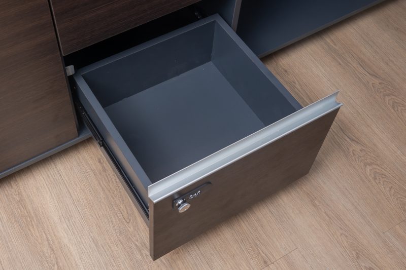 mza04-1816-executive desk