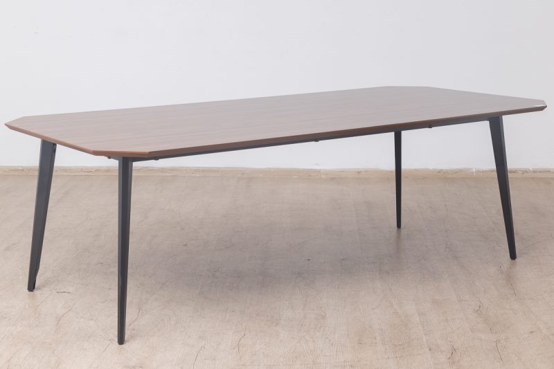 mad03-2411- conference table
