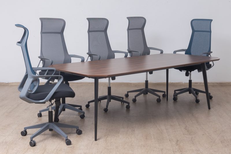 mad03-2411- conference table