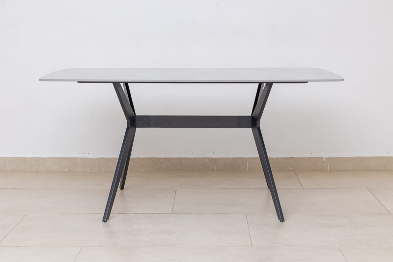 dana dining table