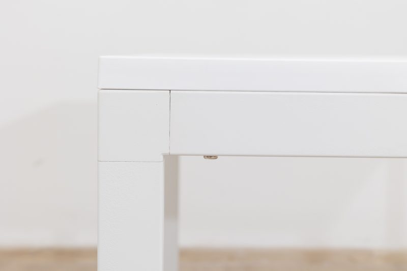 theo outdoor table