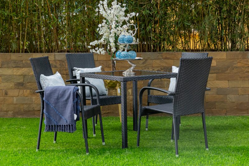 trevor outdoor dining table + 4 chairs