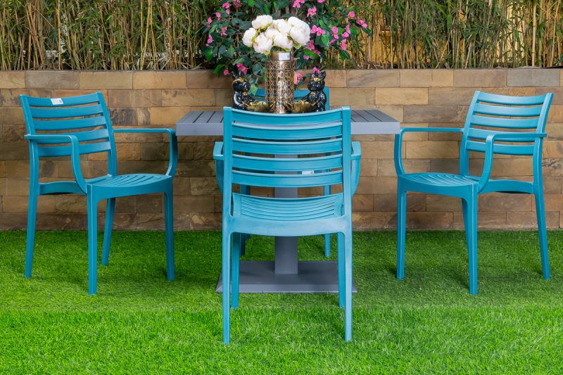 ghana outdoor table + 4 chairs