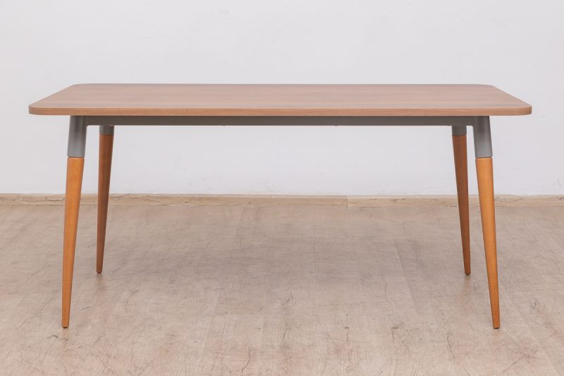 flemens dining table