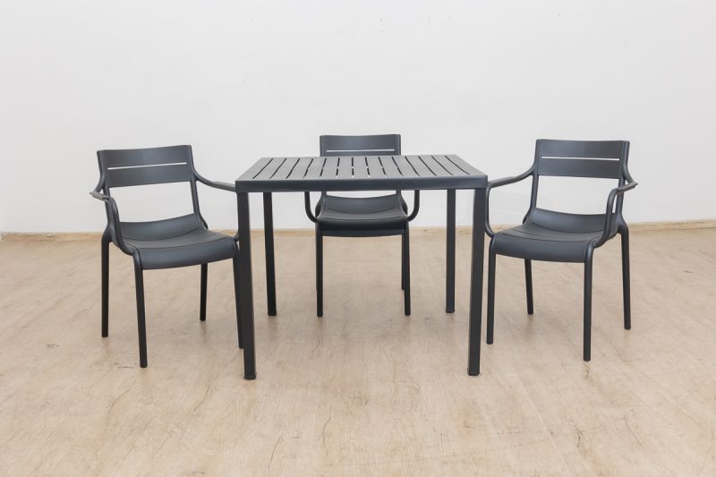 langston outdoor dining table + 4 ace chairs