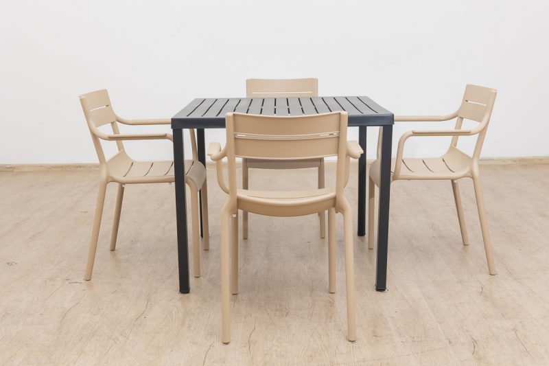 langston outdoor dining table + 4 ace chairs