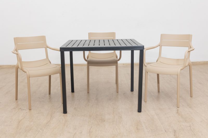langston outdoor dining table + 4 ace chairs