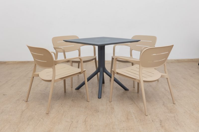 avro outdoor dining table + 4 lane chairs