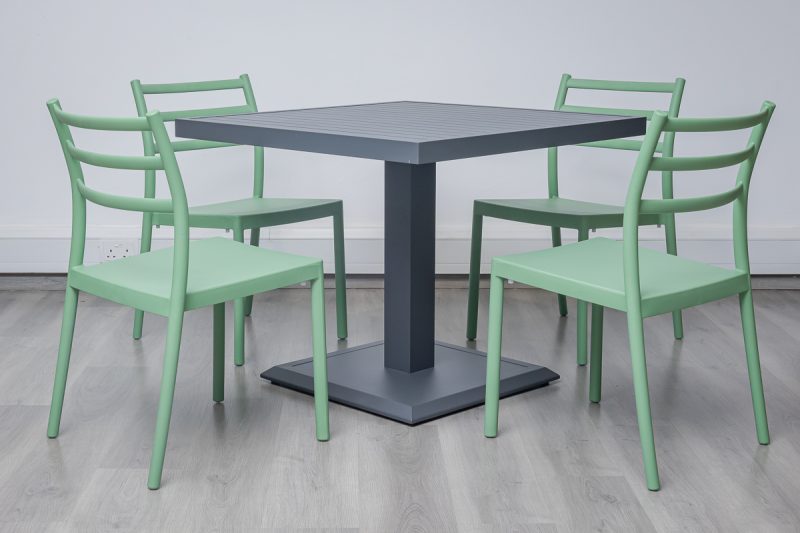 accra outdoor dining table + 4 trent chairs (copy)