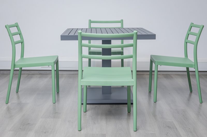accra outdoor dining table + 4 trent chairs (copy)