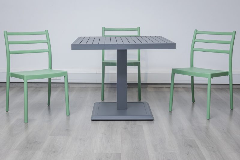 accra outdoor dining table + 4 trent chairs (copy)