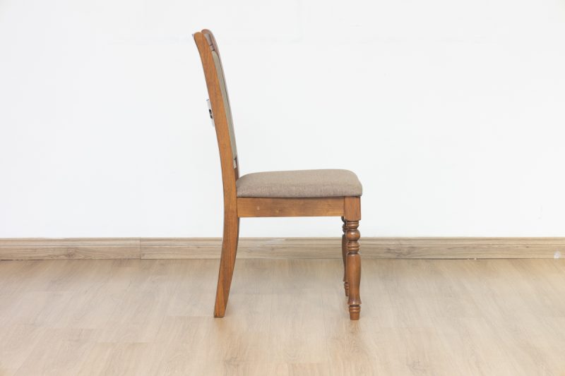 bavora dining table + 6 chairs