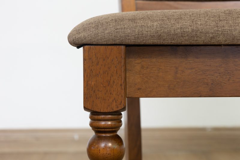 bavora dining table + 6 chairs