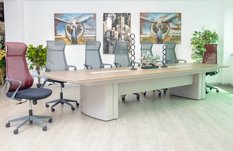 51chs006 - 4.2m - conference table