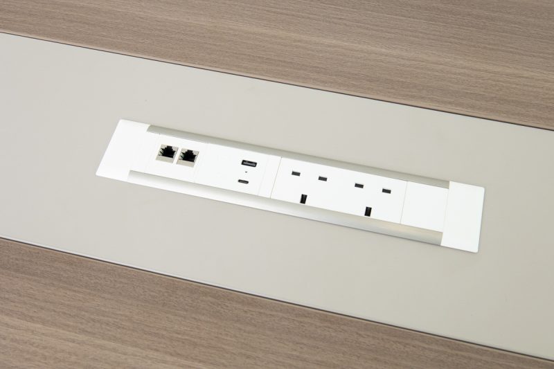 51chs006 - 4.2m - conference table