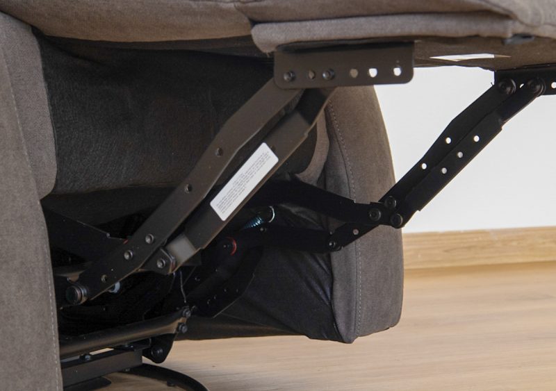 malta single swivel recliner