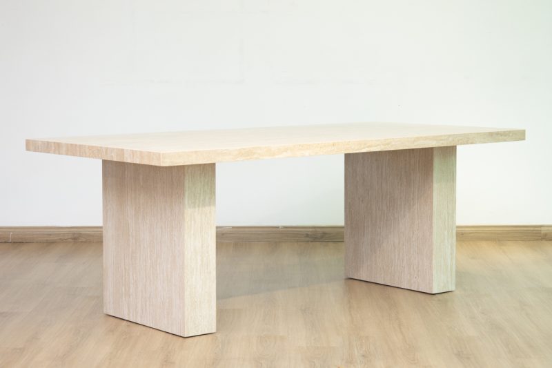 jarel dining table + 6 metz chairs
