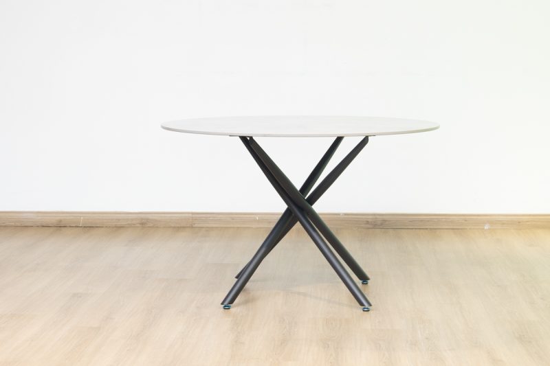 karie dining table + 4 marisol chairs