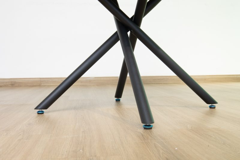 karie dining table + 4 marisol chairs