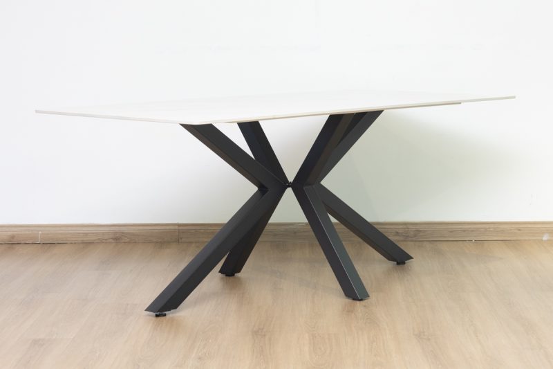 brio dining table