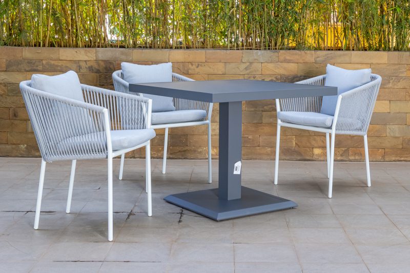 ghana outdoor dining table + 4 kampala chairs