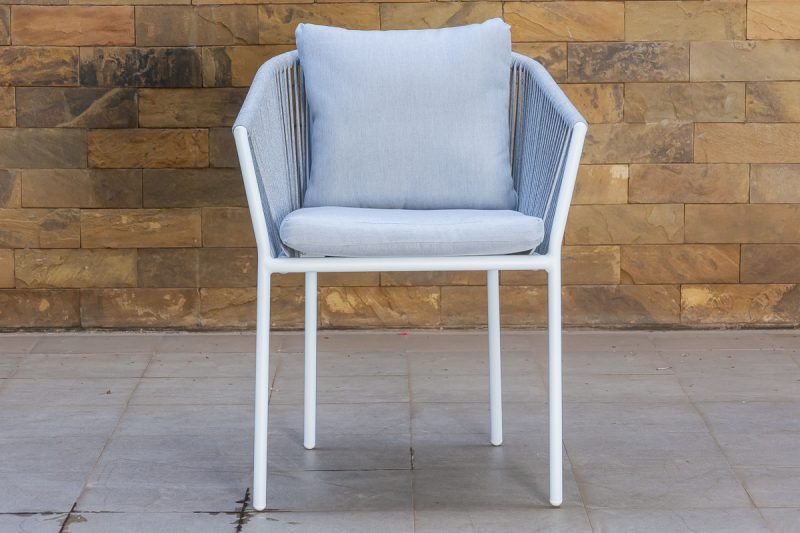 ghana outdoor dining table + 4 kampala chairs