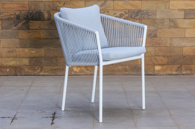 ghana outdoor dining table + 4 kampala chairs