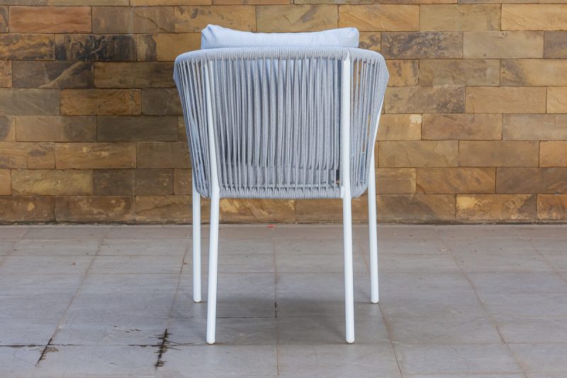 ghana outdoor dining table + 4 kampala chairs