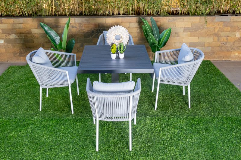 ghana outdoor dining table + 4 kampala chairs