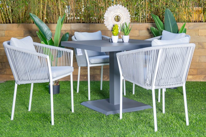 ghana outdoor dining table + 4 kampala chairs